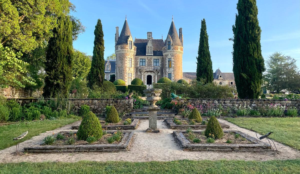 She Forged a New Life With Move From NC to France—and She’s Sharing Her Tips