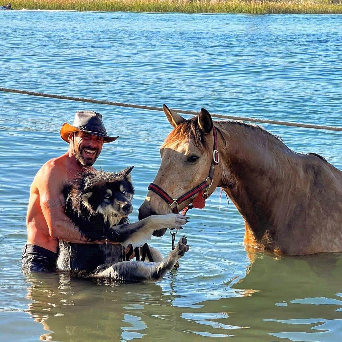 US Marine Veteran Inspires Hope and Breaks Records With Cross-Country Horse Trip
