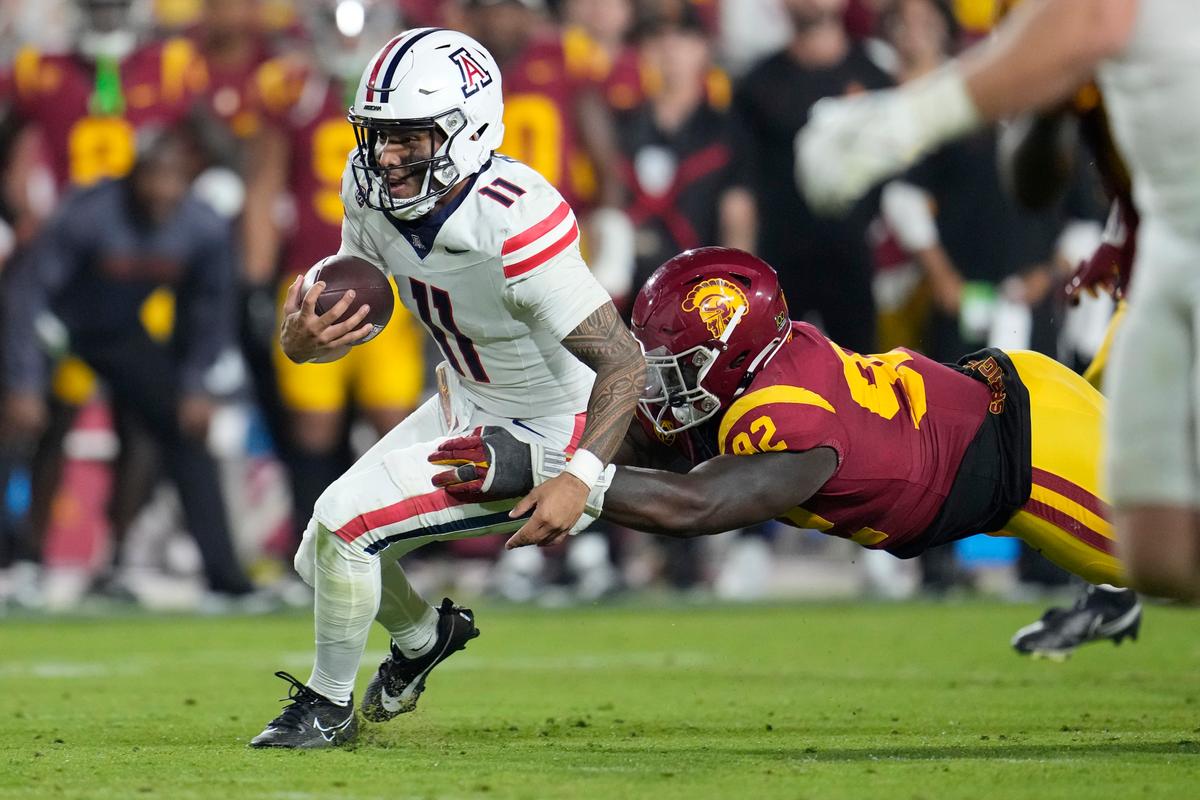 Pacific-12 Putting on Quite a Show in Its Football Farewell