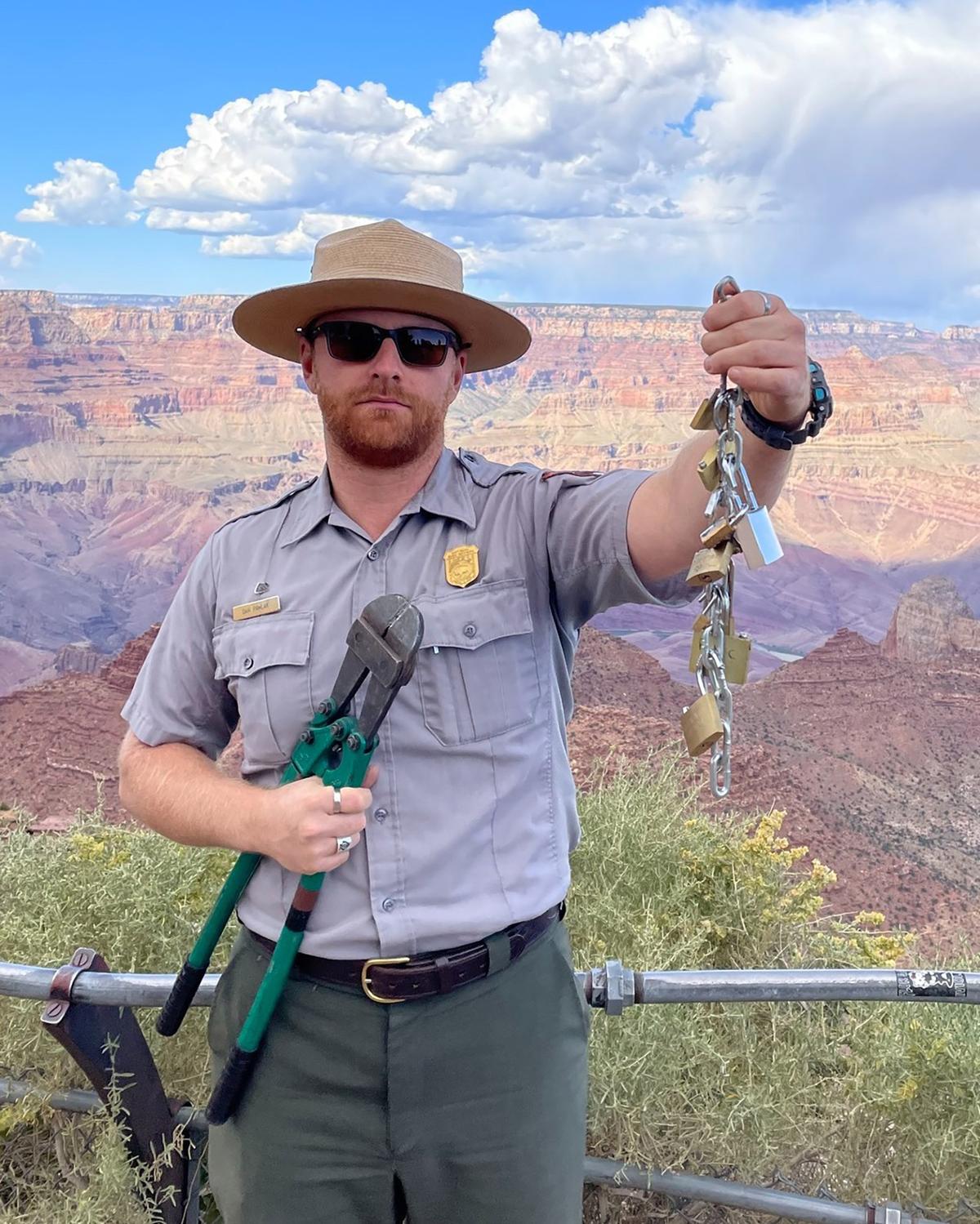 ‘Love Locks’ May Be From the Heart, but Grand Canyon Ranger Says They’re Heartless to Wildlife