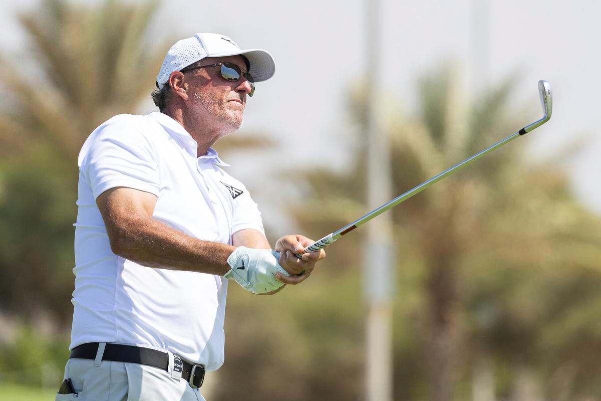 Phil Mickelson Claims More Players Want to Jump to Saudi-Backed LIV Golf