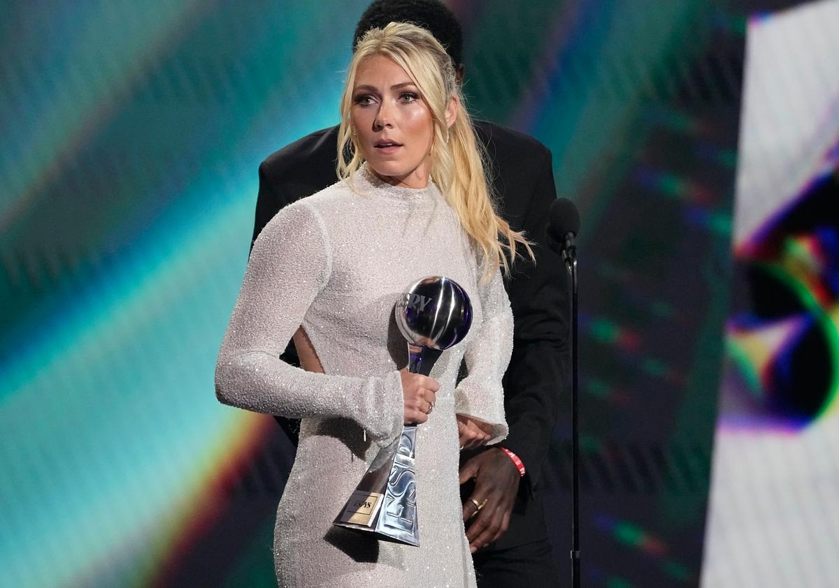 Shiffrin Named ‘Skier of the Year’ for 3rd Time; She Receives Trophy From Bode Miller