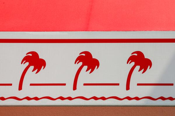 The iconic palm tree design of In-N-Out at a location in Baldwin Park. (Robert Gauthier/Los Angeles Times/TNS)