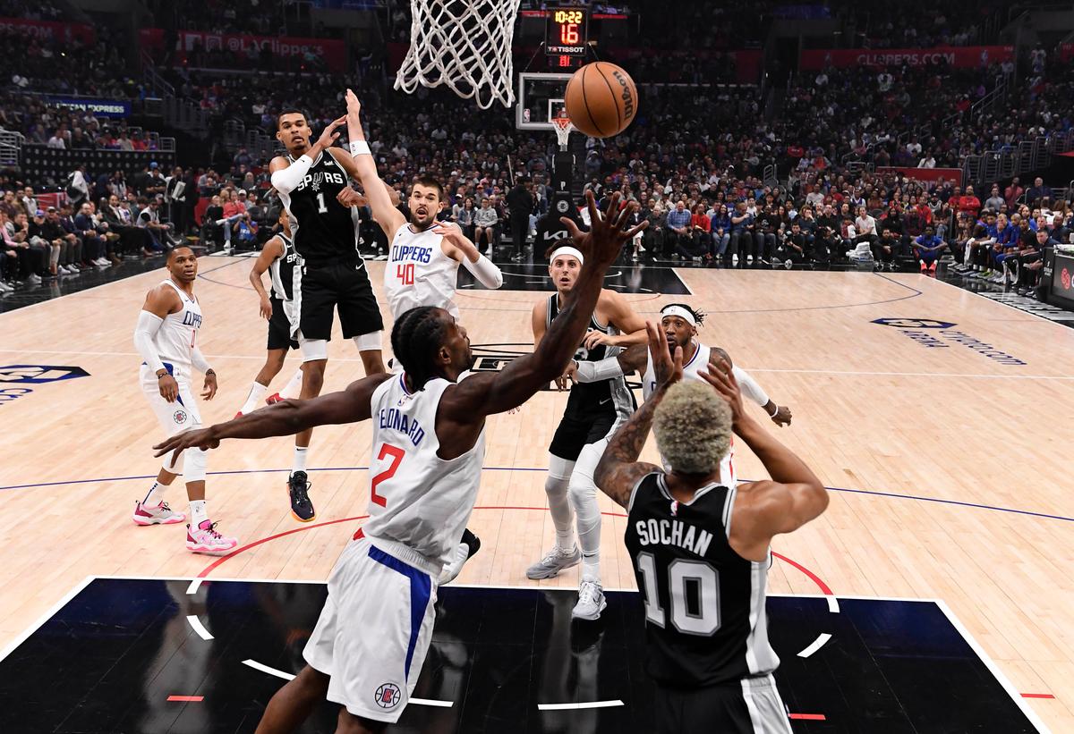 Leonard and George School Wembanyama in Clippers Dominance of Spurs 123–83