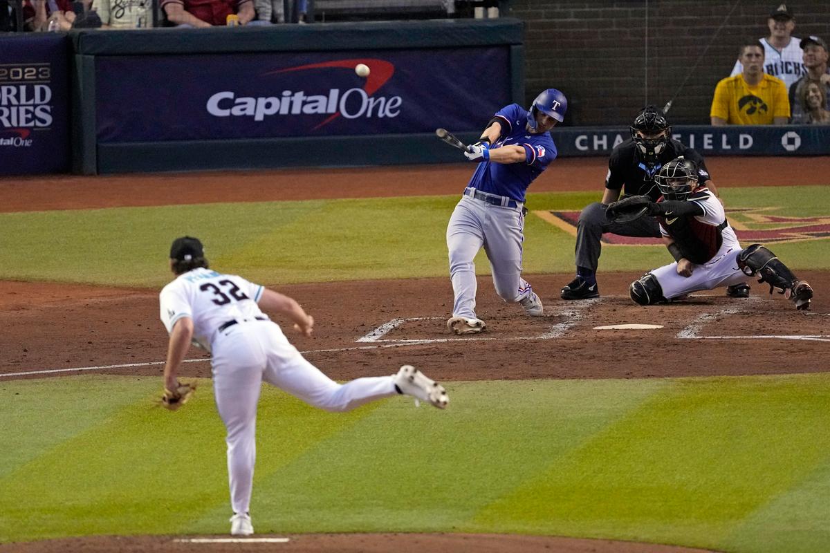 Seager’s Homer Give Rangers 3–1 Victory Against D-backs in World Series Game 3