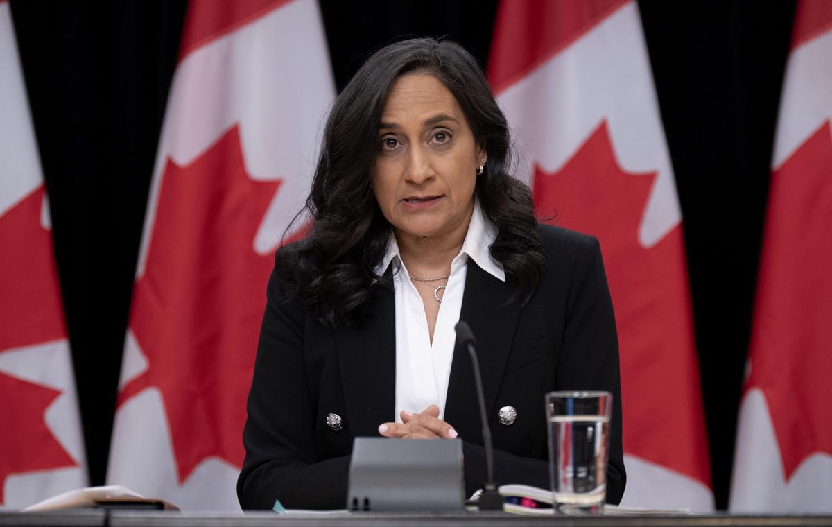 Ottawa Paid Out More Than $210M in Bonuses to Federal Employees in 2022-23