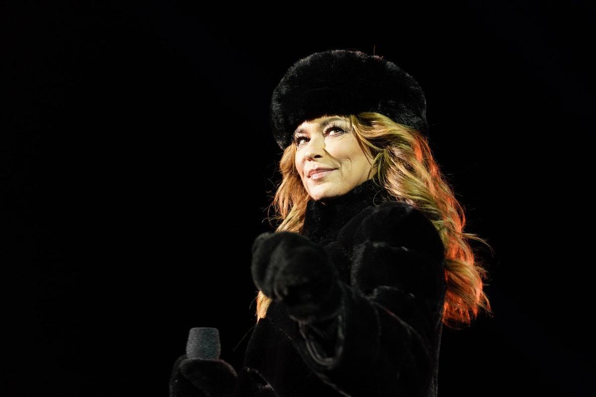 Bus Carrying Crew for Shania Twain Concert Crashes on Icy Highway in Saskatchewan