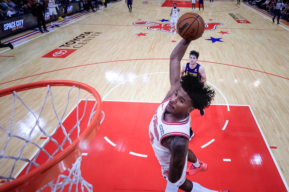 Rockets Go Wire-to-Wire, Crush Short-Handed Lakers