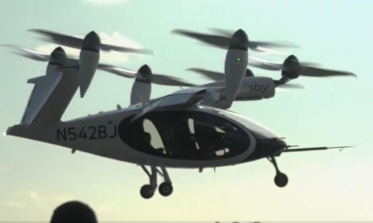 A Third of Canadians Wary of Ottawa Regulating Emerging Aerial Tech: Study
