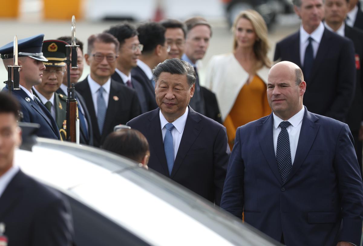 Chinese leader Xi Jinping arrives at San Francisco International Airport ahead of the APEC summit in San Francisco on Nov. 14, 2023. (Justin Sullivan/Getty Images)