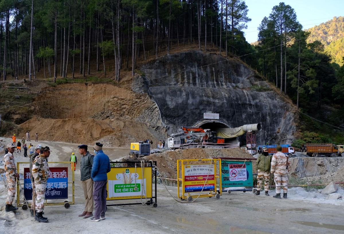 Drilling to Rescue 40 Men Trapped in Indian Tunnel Halted After Snag