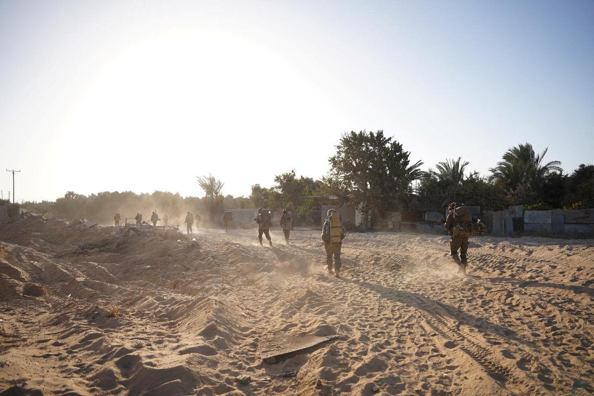 Israel–Hamas Hostage Deal Edges Closer Despite Fierce Fighting in Gaza