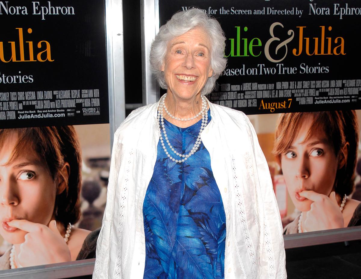 Frances Sternhagen, Tony Award-Winning Actress Who Was Familiar Maternal Face on TV, Dies at 93