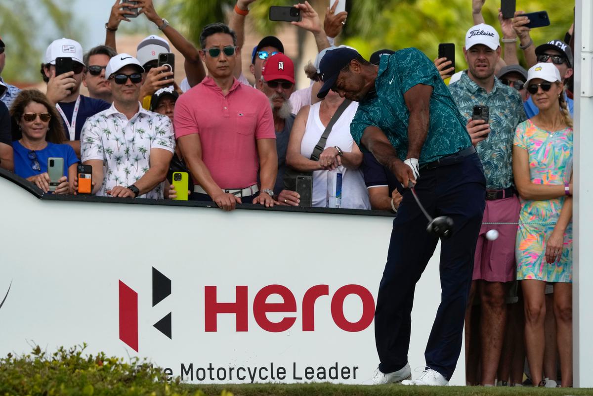 Tiger Woods Putts Into a Bunker and Loses Ground. Spieth and Scheffler Share Lead in Bahamas