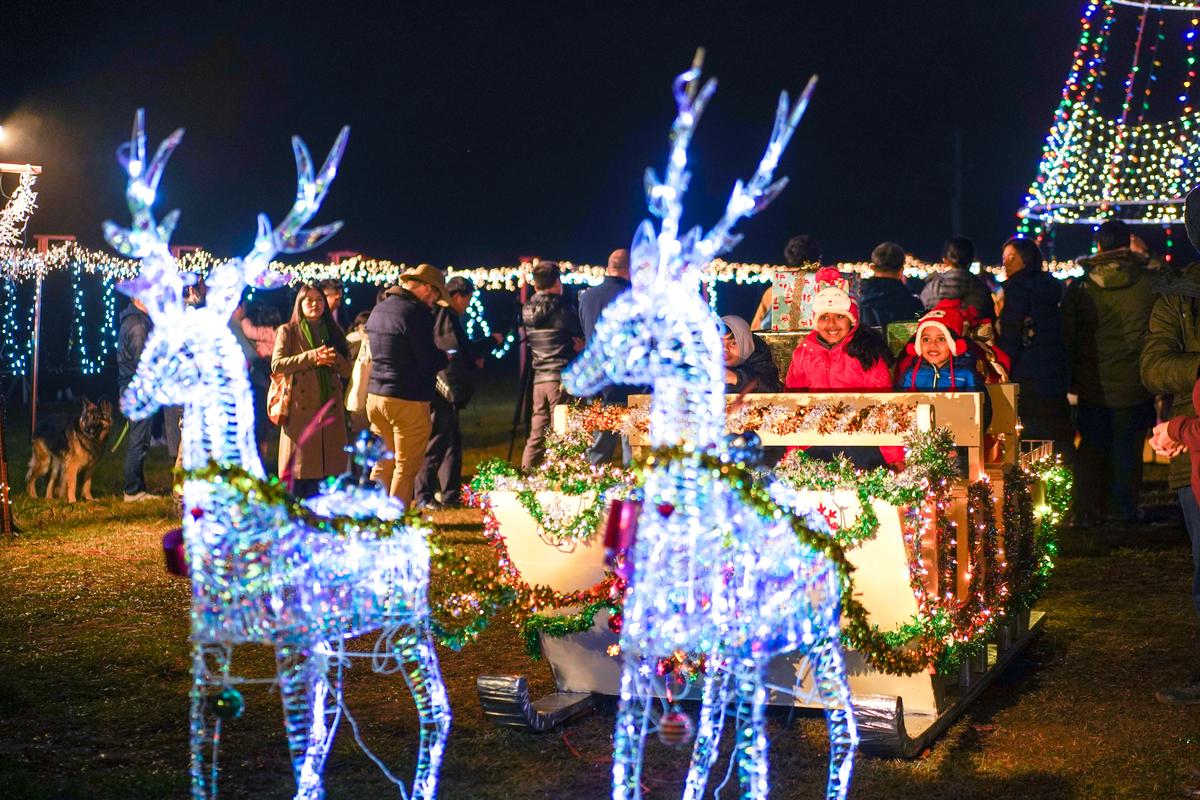 Community Comes Together to Celebrate Holiday Joy at New Century
