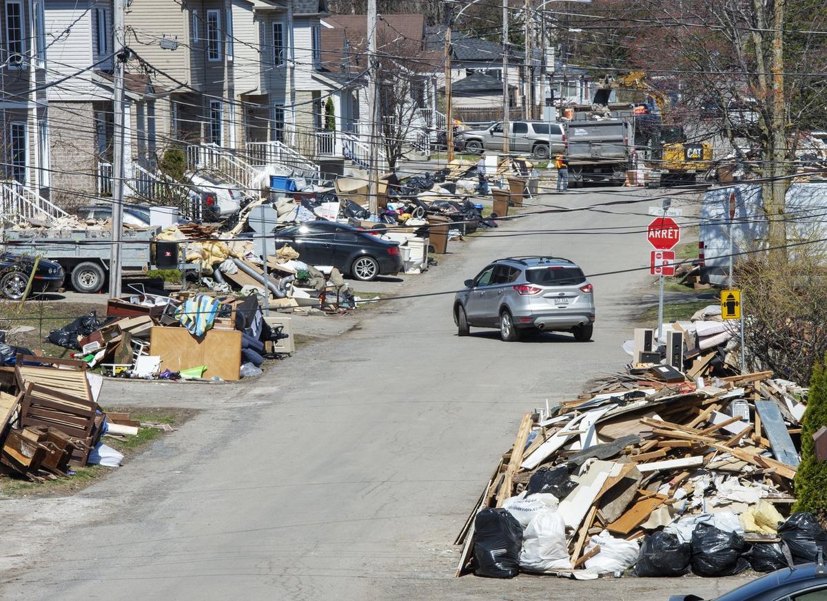 Residents in Quebec’s Laurentians Waiting for News After Evacuation From Eroded Dike