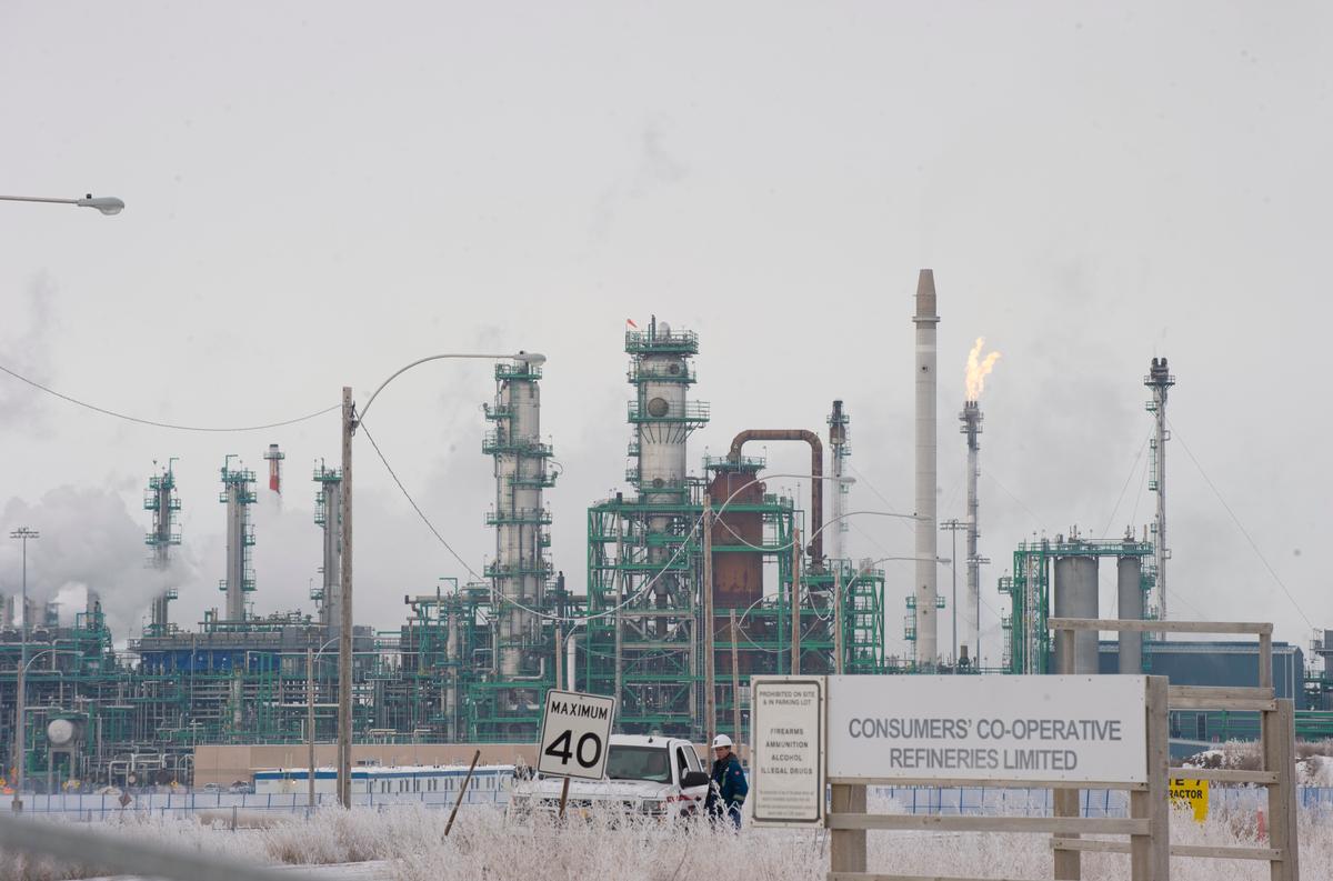 Oil and Gas Sector Warns Emissions Cap Could Lead to Production Curtailments