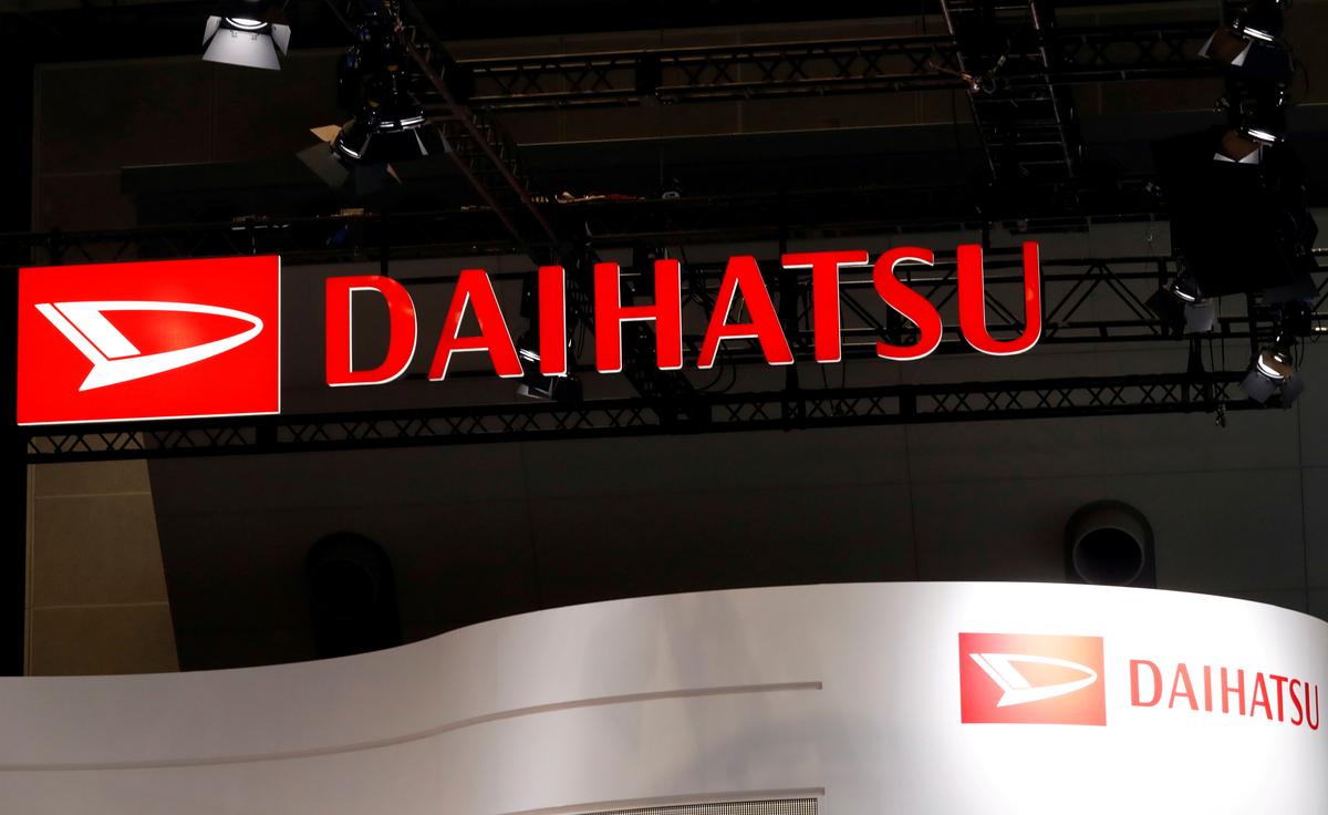 Toyota’s Daihatsu to Halt All Vehicle Shipments, in Widening Safety Scandal