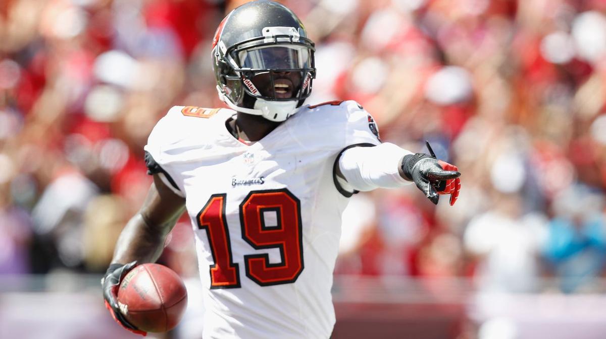 NFL Player Mike Williams Died as a Result of Sepsis via Dental Decay: Officials