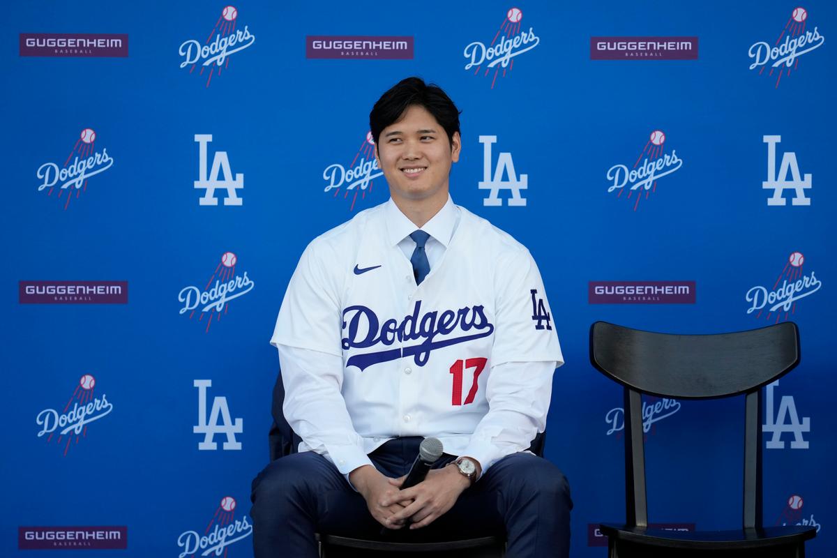 Shohei Ohtani Gives a Porsche to Joe Kelly’s Wife for His No. 17 With the Dodgers