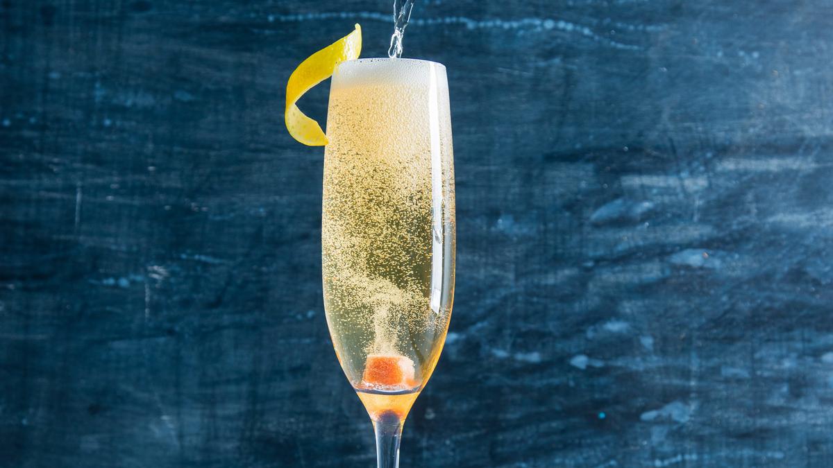 Whether You Want to Splurge or Save, Here’s How to Make a Cocktail That Sparkles