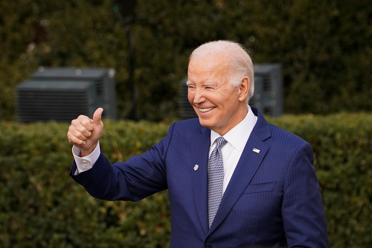 Biden Gives Feds Historic Pay Raise Ahead of 2024 Election