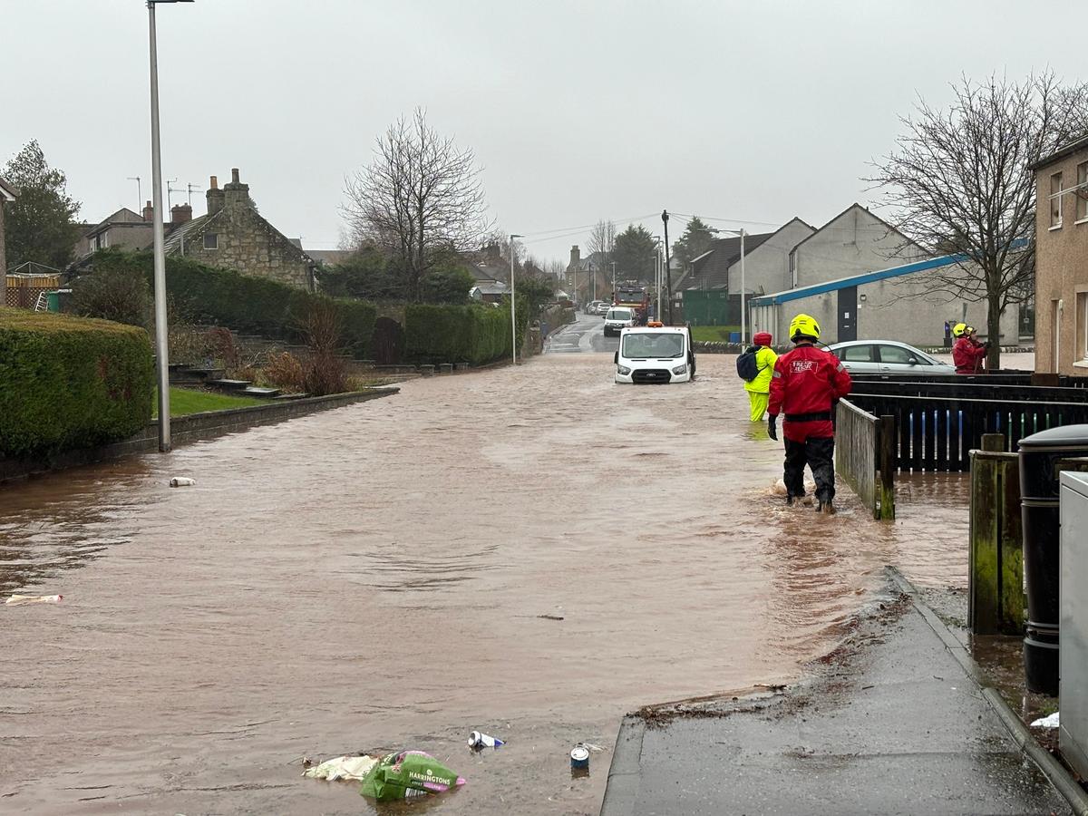 Thousands of Homes Left Without Power as Storm Gerrit Lashes UK
