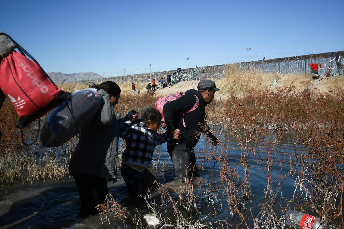 Mexican Officials Clear Border Camp as US Pressure Mounts to Limit Illegal immigrant Crossings