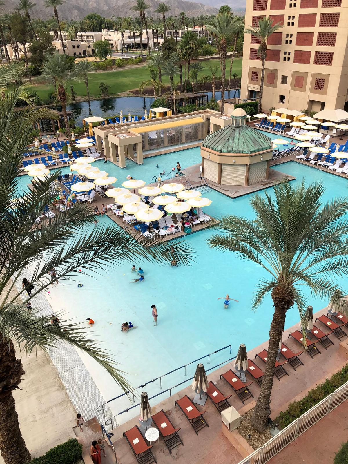 Plan a Special Vacation With an Older Parent