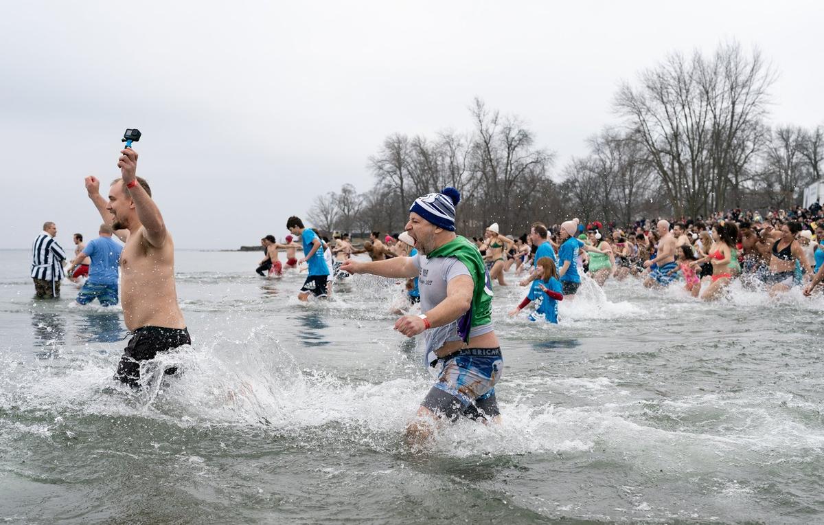 Canadians Across Country Expected to Celebrate New Year’s Day With Polar Bear Swim