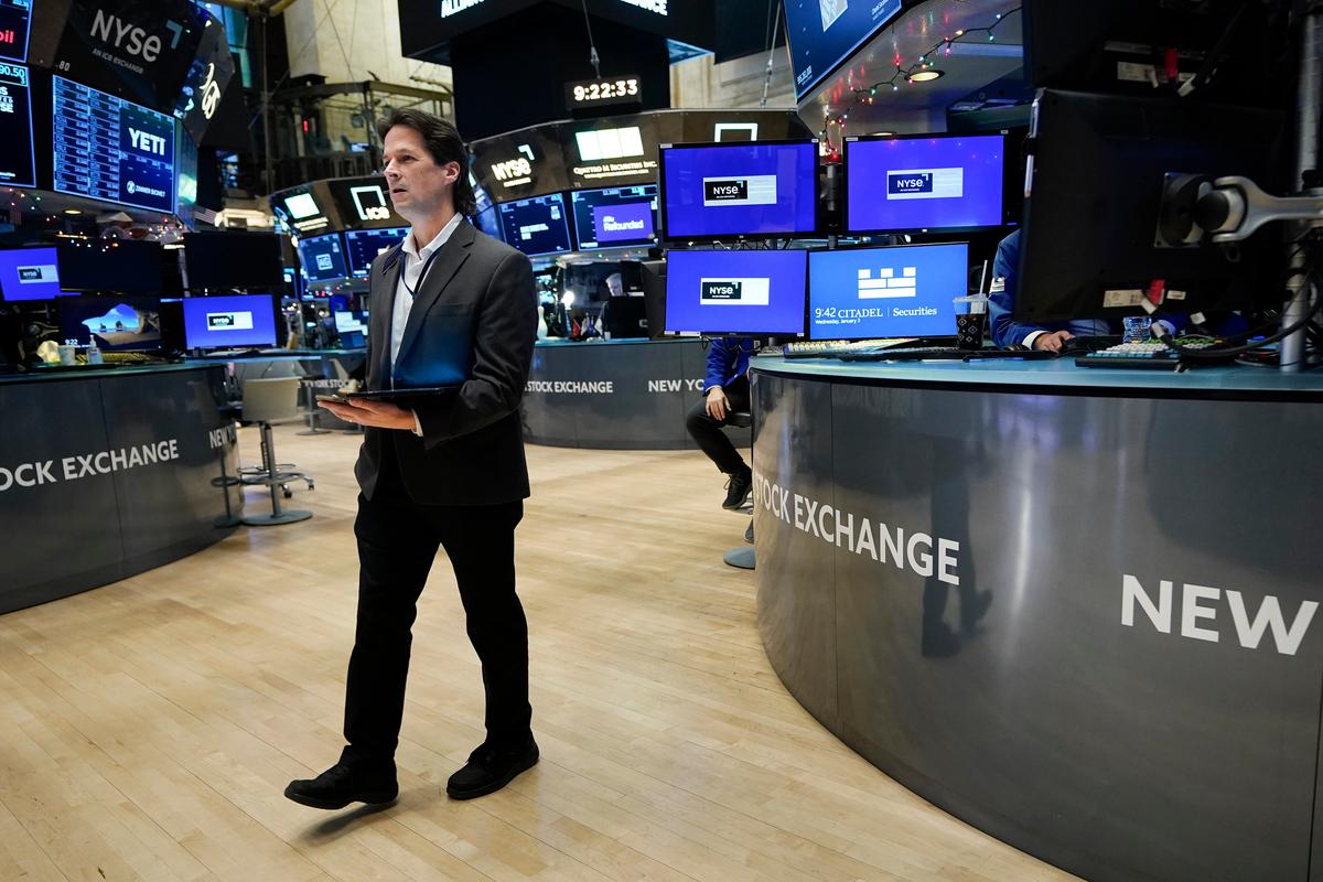 Stock Market Today: Wall Street Slumps as Its Weak Start to 2024 Carries Into Another Day