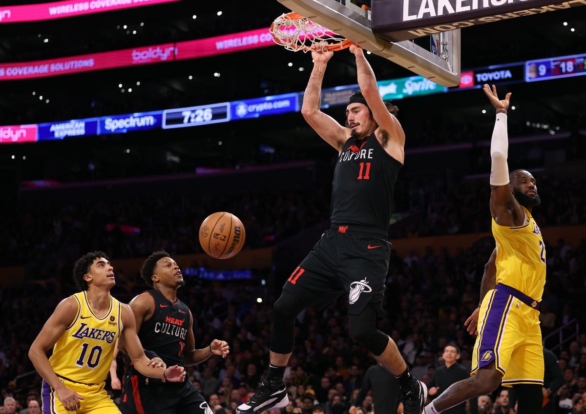 Tyler Herro Scores 21 Points, Heat Pull Away in 4th Quarter to Beat Lakers 110–96