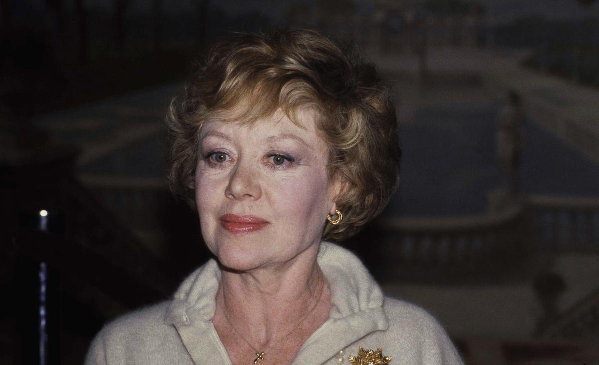 Glynis Johns, ‘Mary Poppins’ Star Who First Sang Sondheim’s ’Send in the Clowns,' Dies at 100