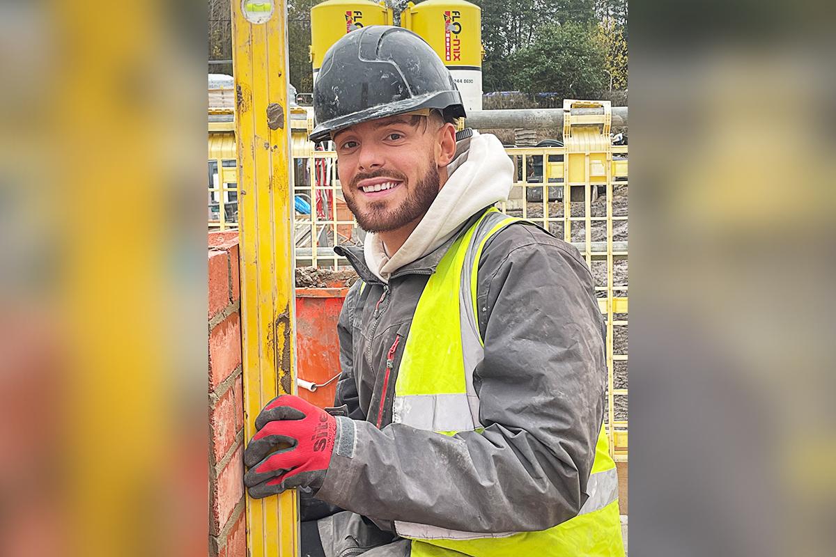 Bricklayer Who Left School at 16 and Was Put On a Course ‘For Kids Who Don’t Listen’ Earns $13,000 a Month