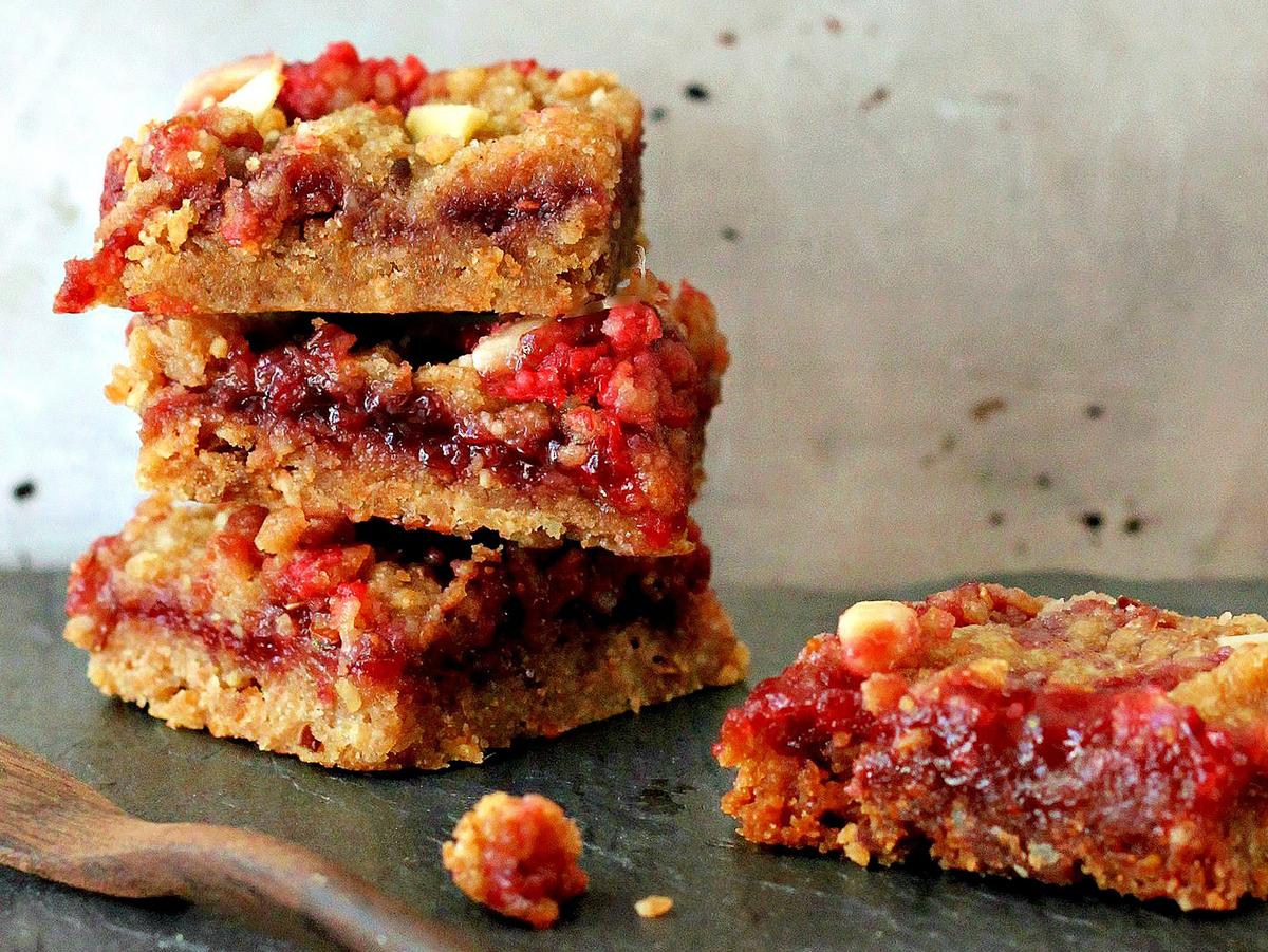 A Gluten-Free Streusel Bar With an Extra-Toasty Step
