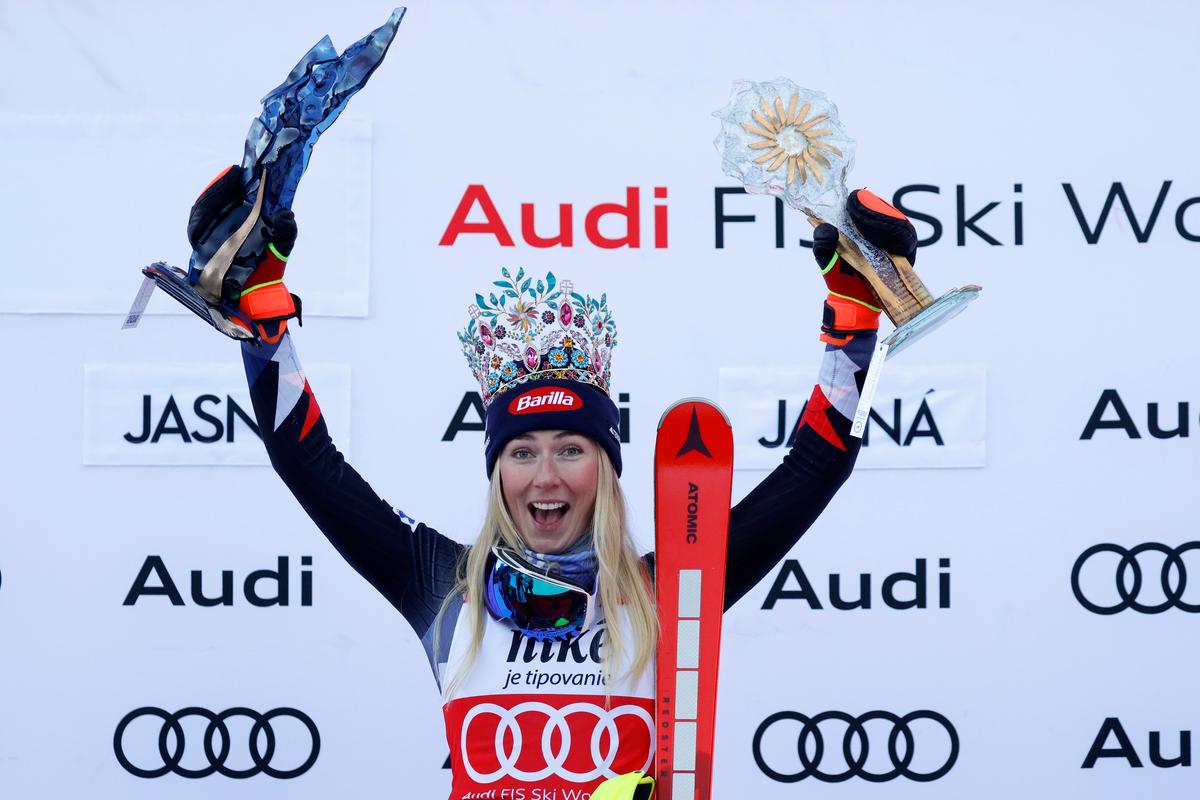 Shiffrin Gets Career Win 95 in First World Cup Slalom After Season-Ending Injury for Rival Vlhova