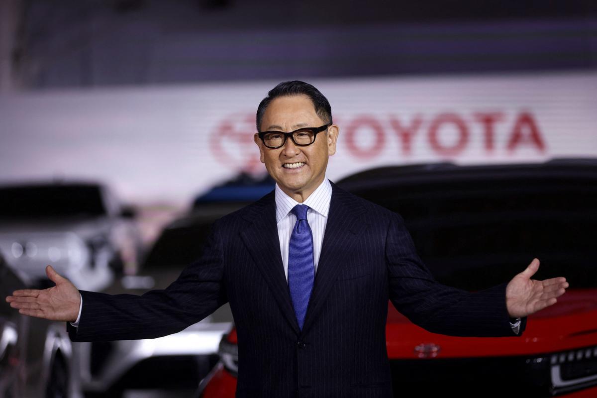 Toyota Chairman Says Electric Cars Will Fail to Dominate Market