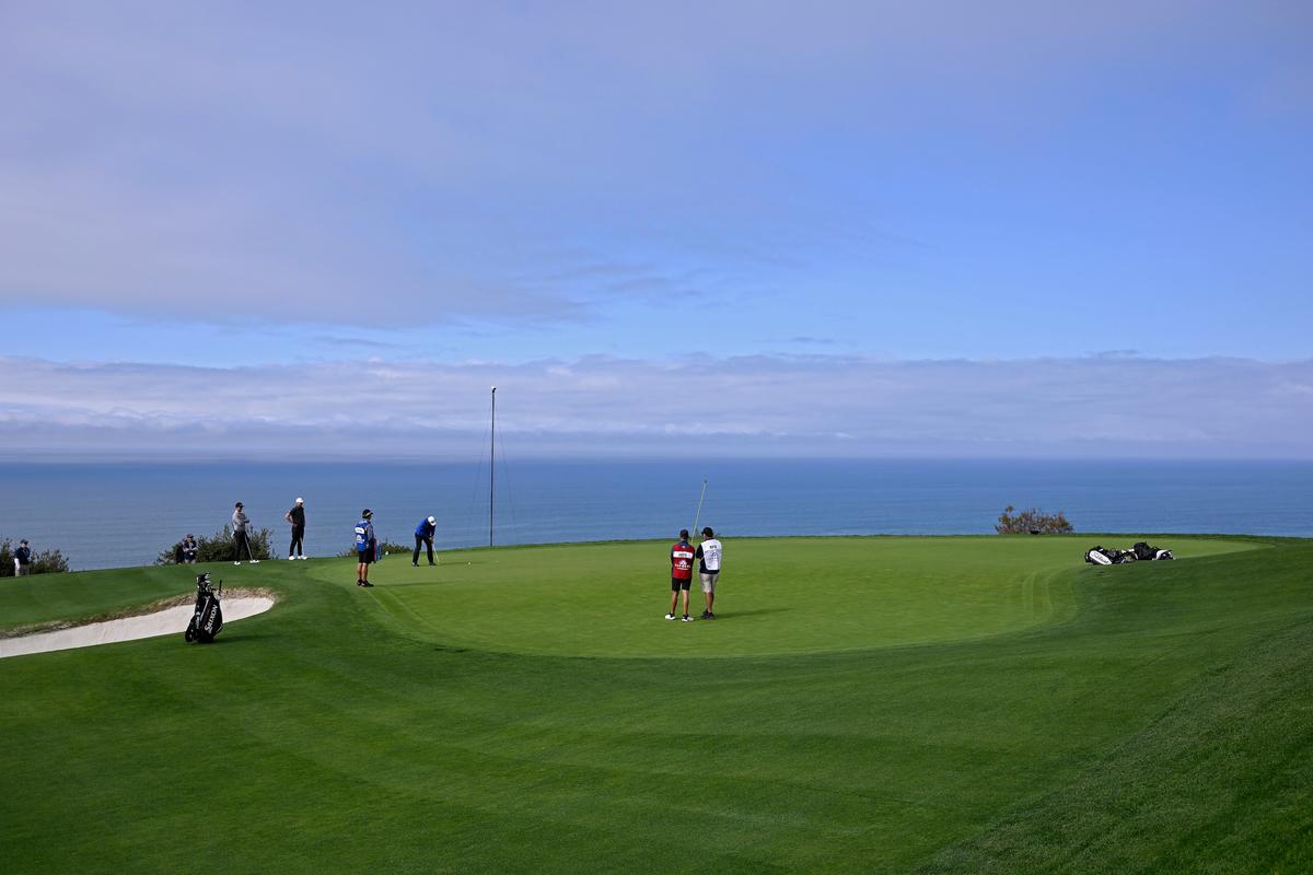 Jaeger Eagles Final Hole for an 8–under 64 and a 1-shot Lead in the Farmers Insurance Open