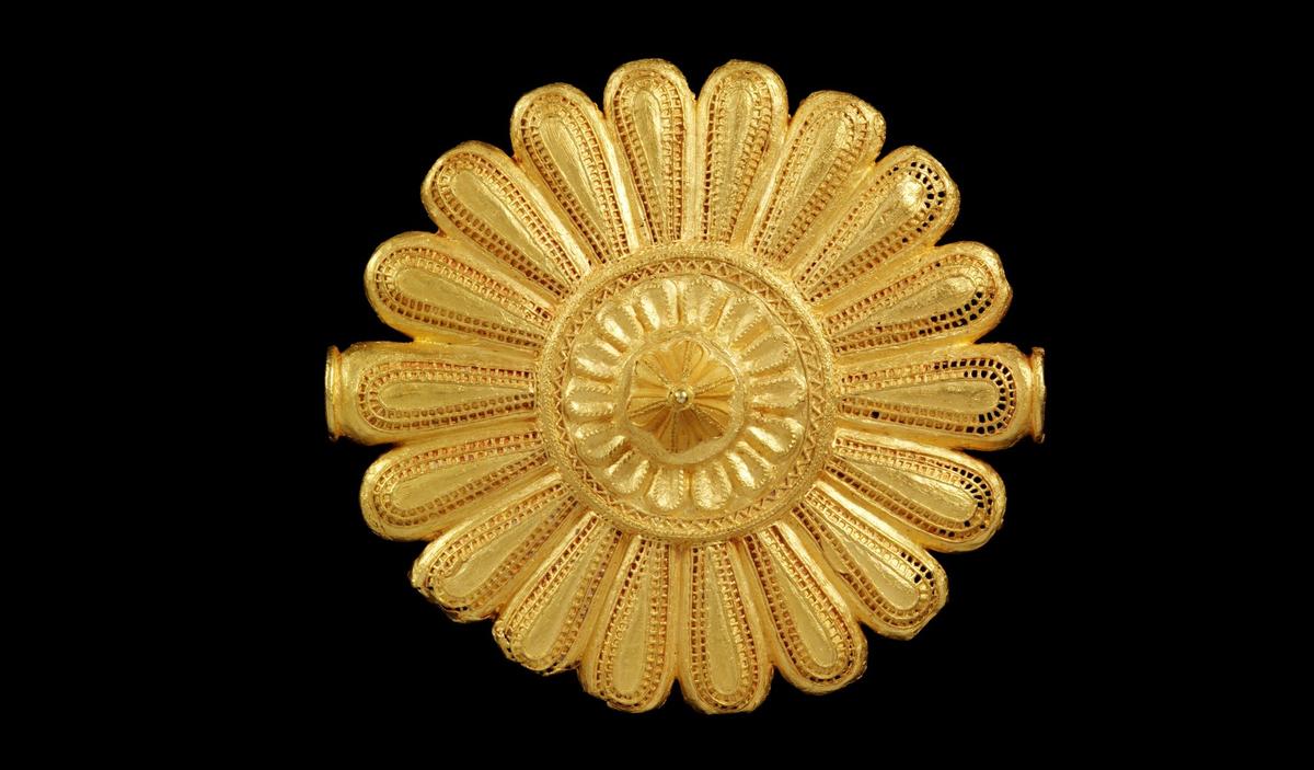 A Pair of UK Museums Return Gold and Silver Artifacts to Ghana Under Long-Term Loan Arrangement