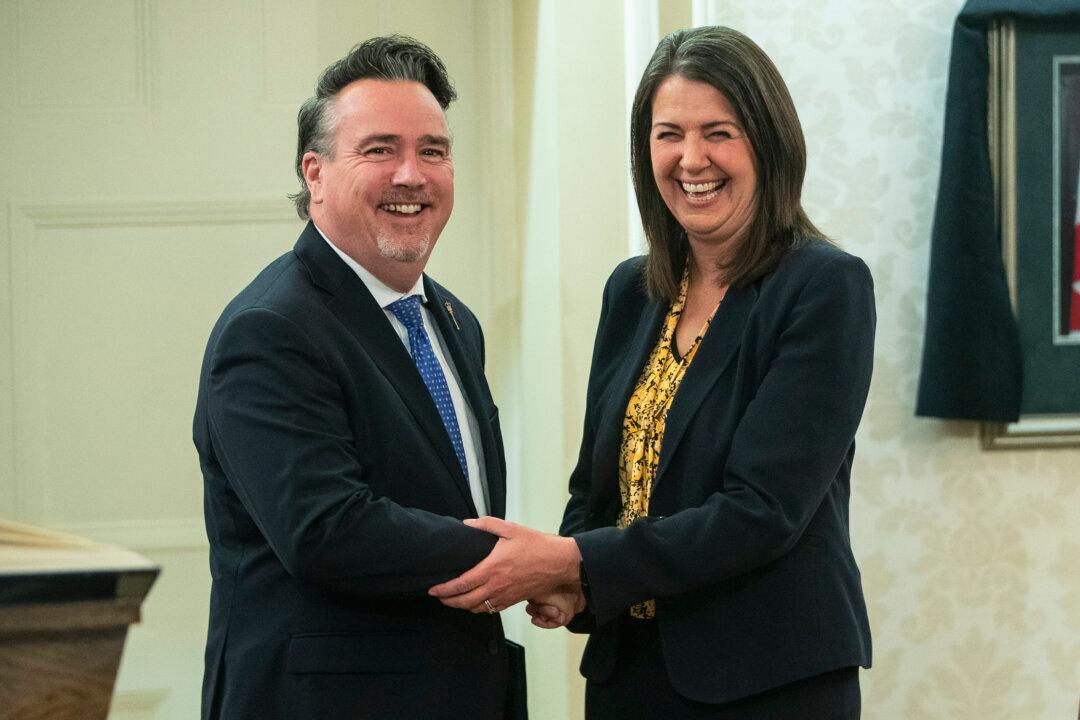 Alberta Moves to Scrap Time Changes and Adopt Permanent Daylight Time