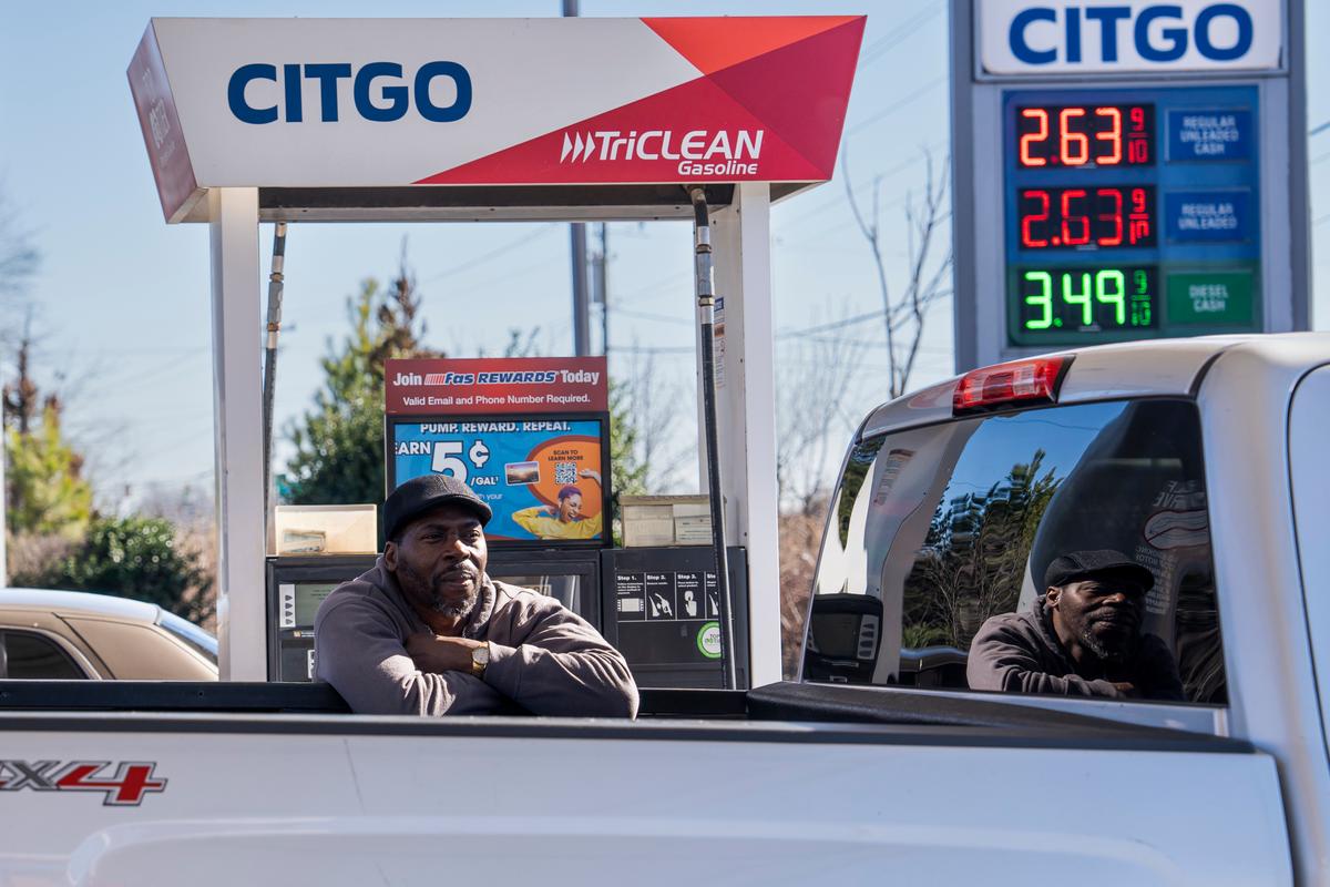 US Annual Inflation Shoots Up to 3.3 Percent, Highest Level Since May 2024