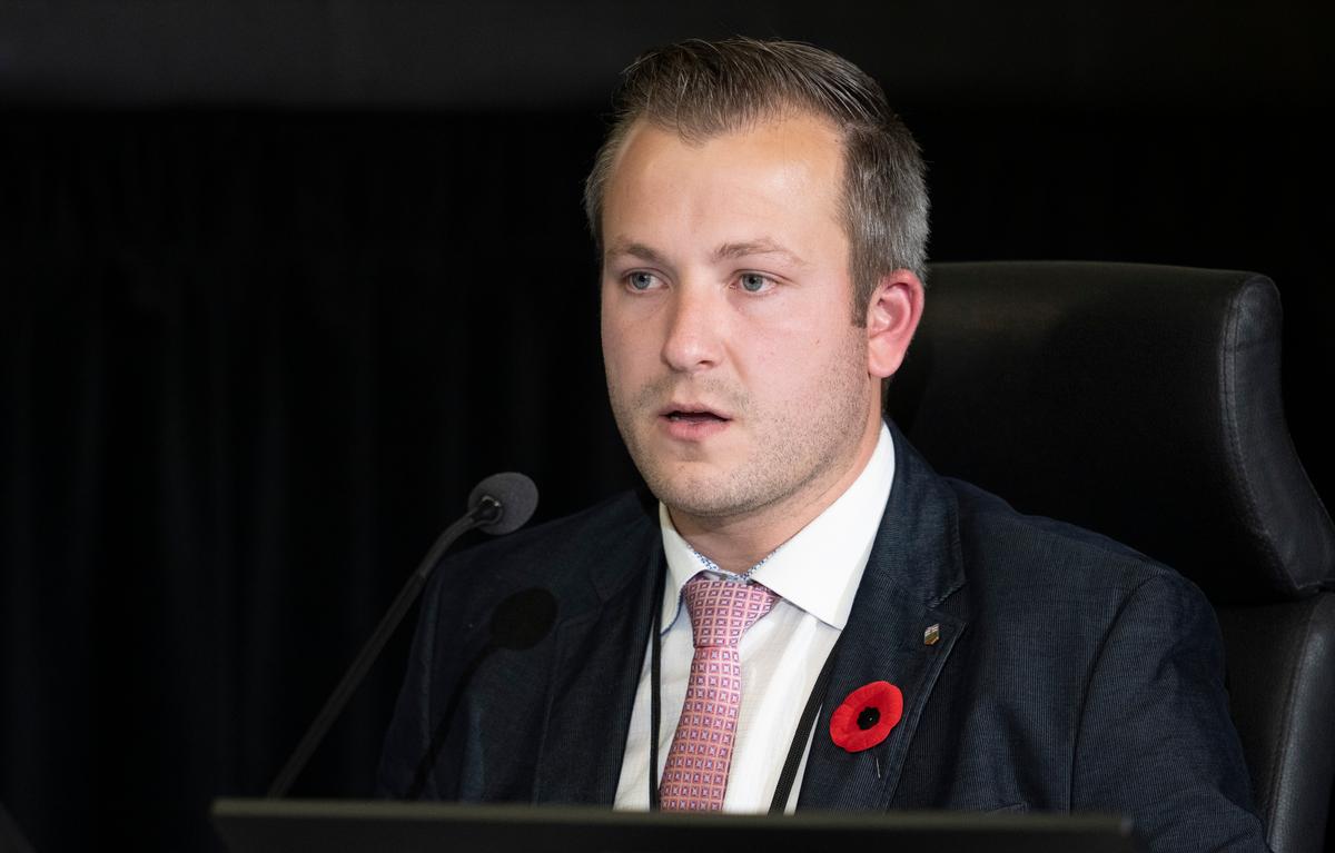 Key Coutts Protest Figure Resigns as Town Councillor Ahead of Pre-Trial