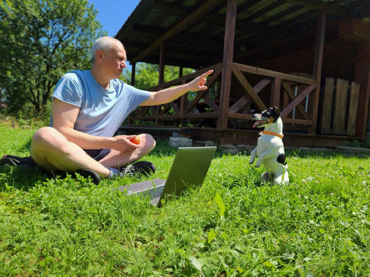 The Father Started an ‘Immediate Passive Income’ Side Hustle That Earns up to $7,000 a Month: ‘Let the Money Roll In’