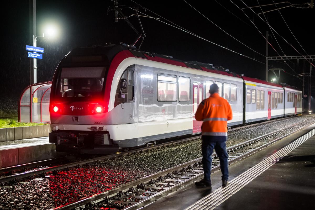 Armed Iranian Asylum Seeker Holding 13 People Hostage on Swiss Train Shot Dead: Police