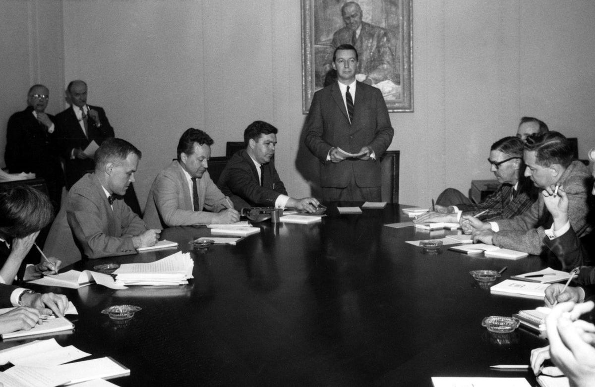 Coyne Affair: The Unprecedented Public Spat Between the Bank of Canada Governor and the PM