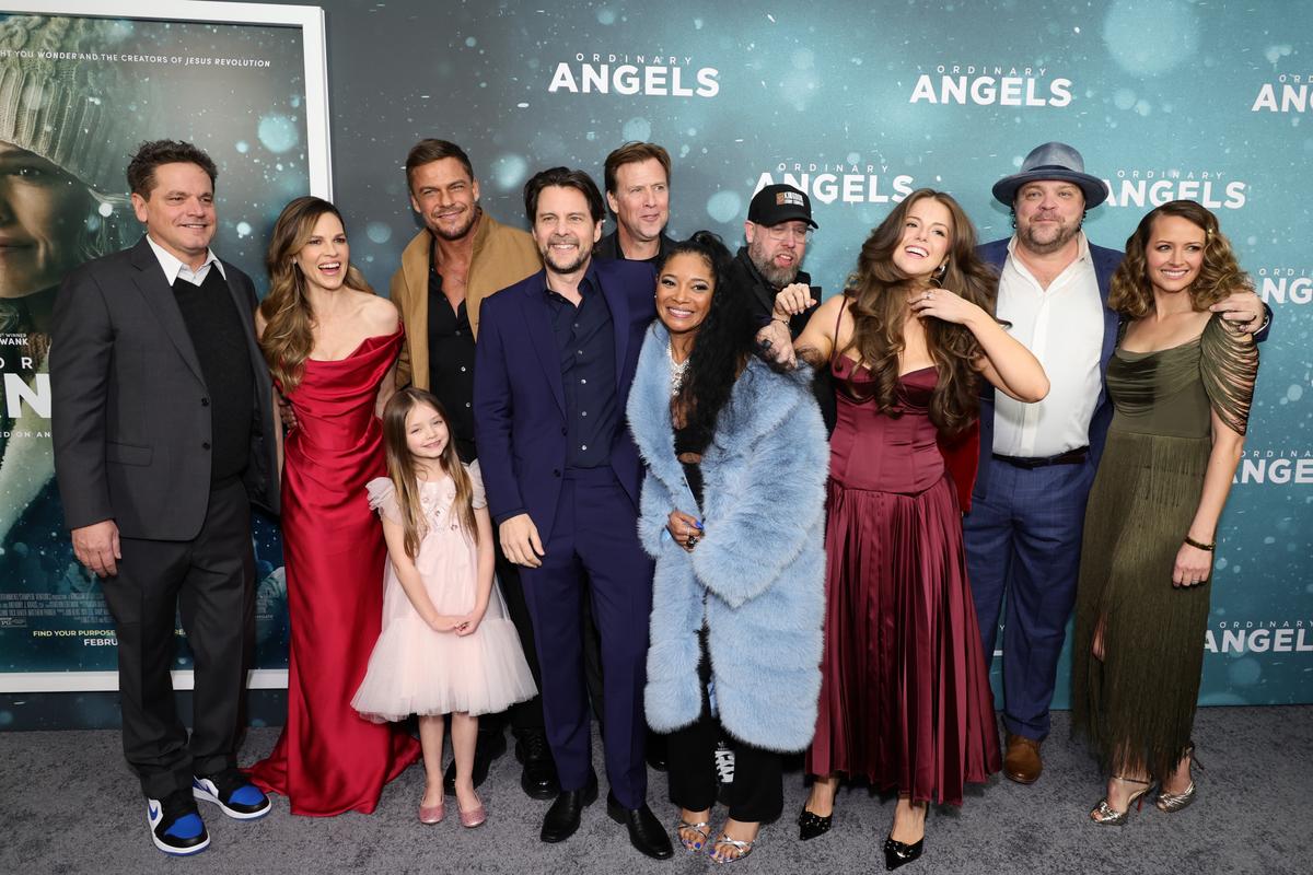 Hilary Swank, Alan Ritchson Star in New Faith-Based Film ‘Ordinary Angels’