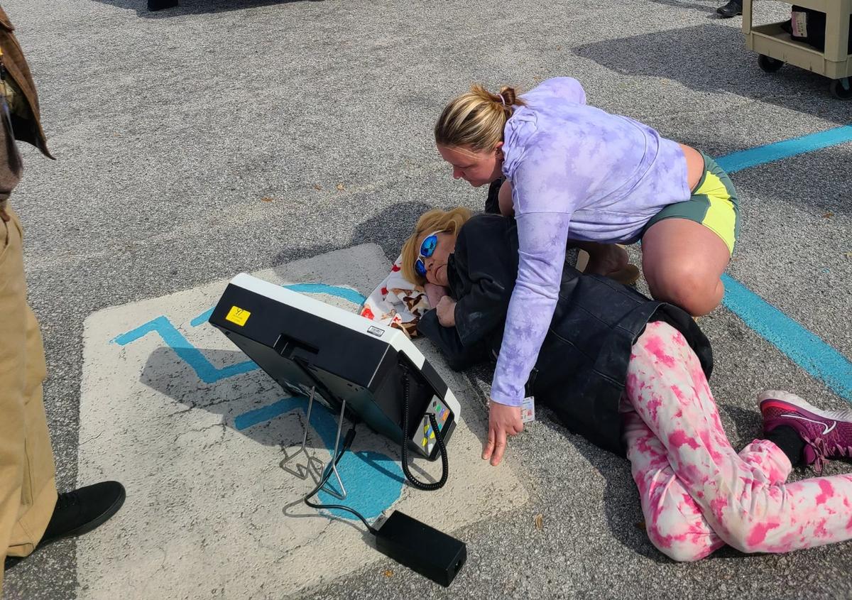 Woman Fell, Broke Her Hip, but Insisted on Voting for Trump