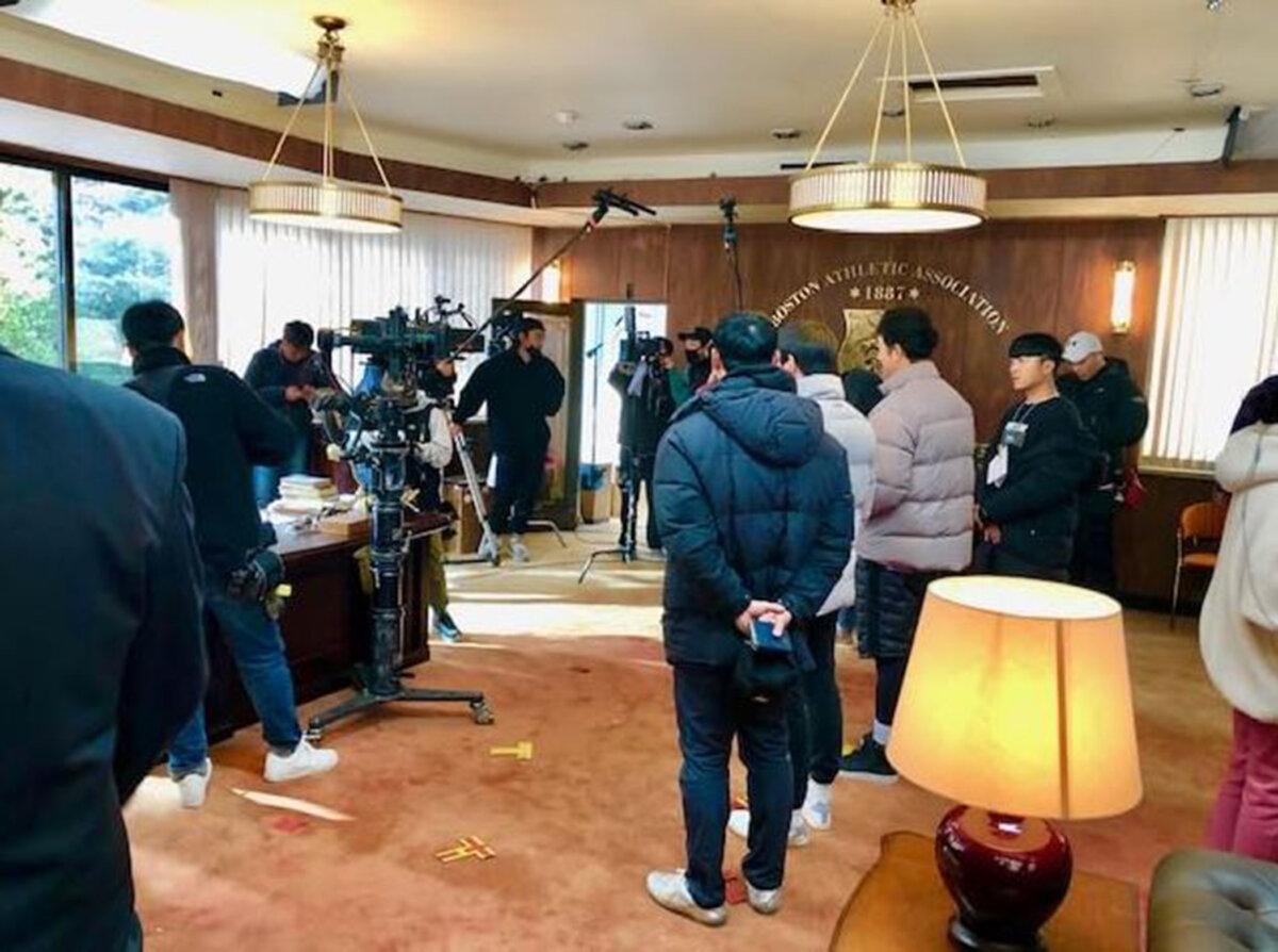 Behind the scenes footage from “Road to Boston” (Lotte Entertainment)