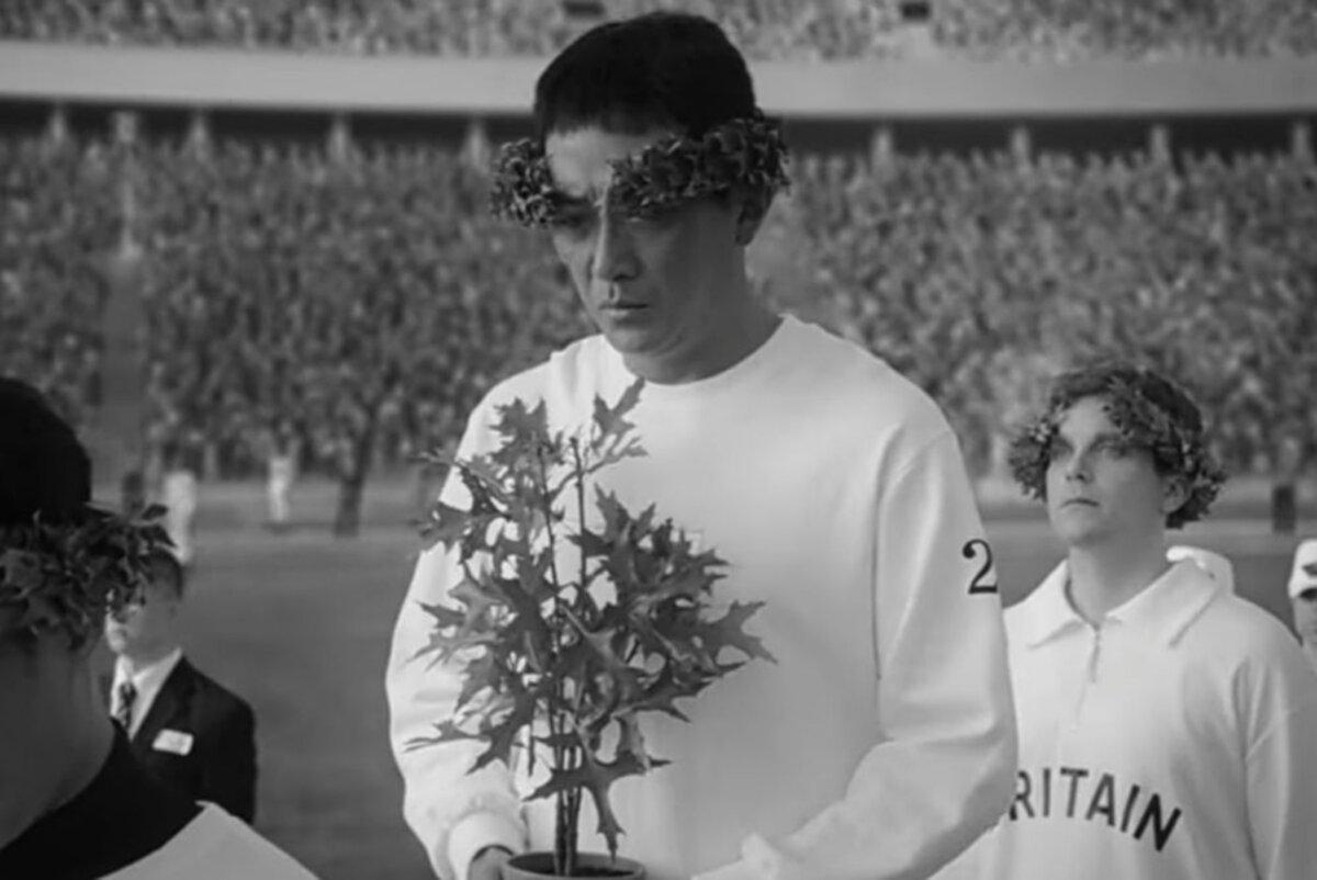 An excellent shot of long-distance Olympian Kee-Jung Son (Ha Jung-woo) wearing a long face at the 1936 Berlin Olympics, in “Road to Boston” (Lotte Entertainment)