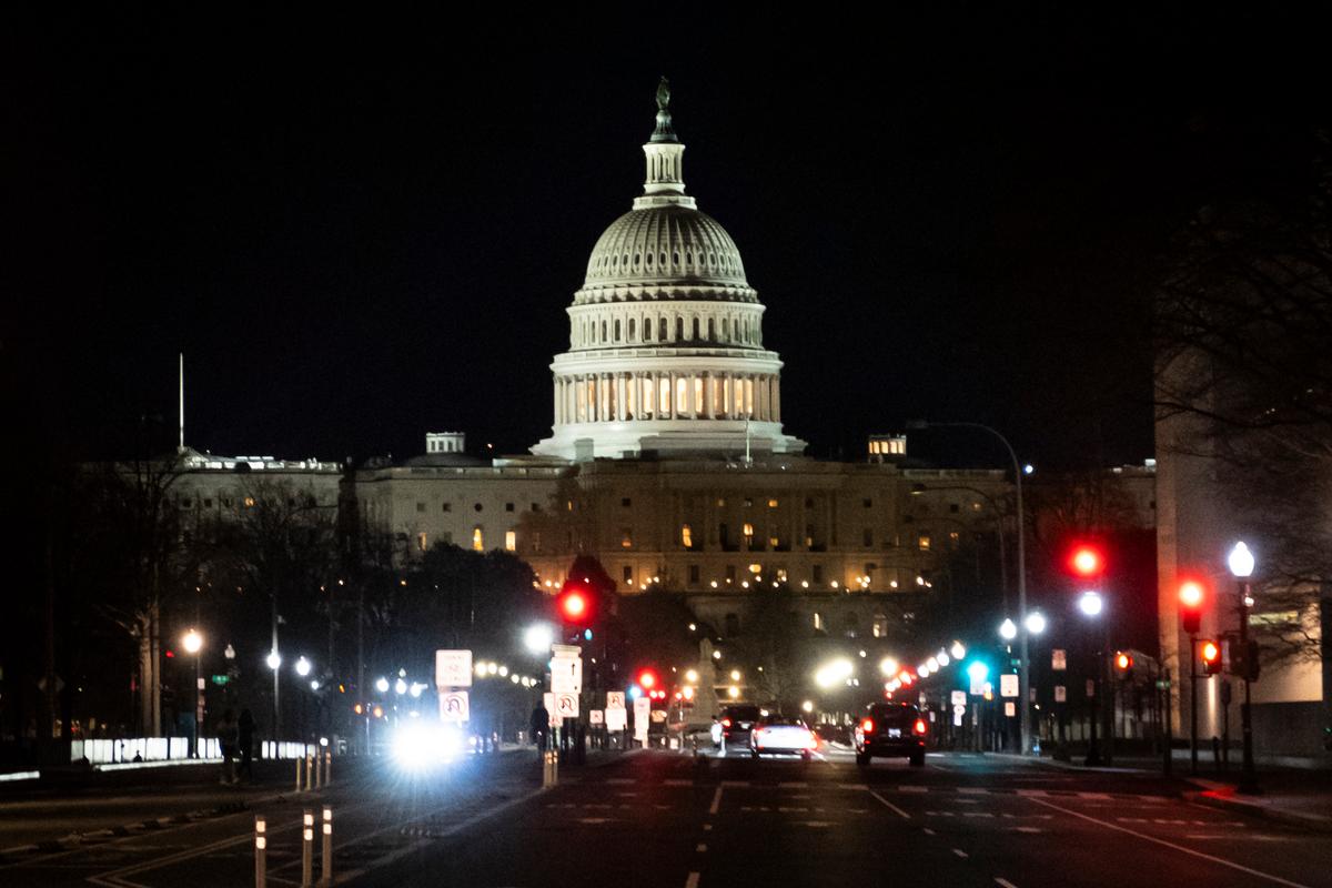 Still No Deal to Avert Shutdown as Deadline Approaches